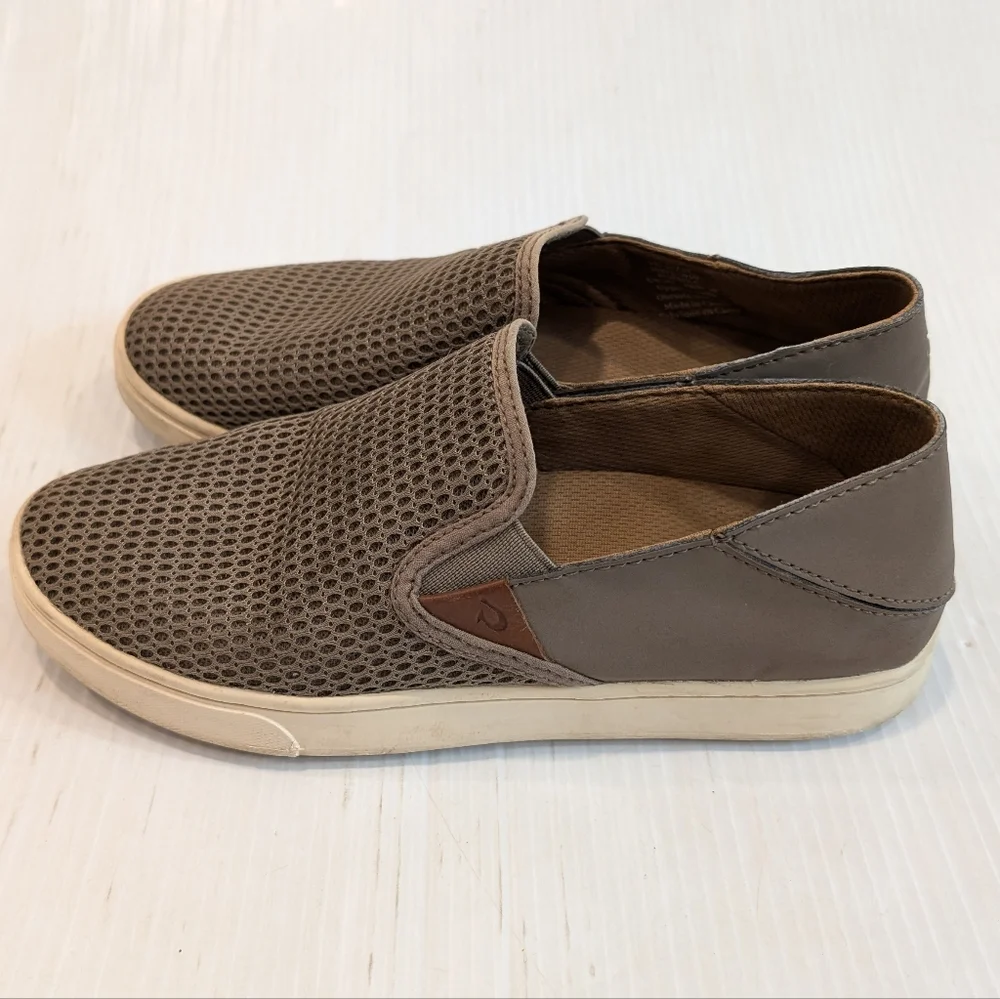 OLUKAI Pehuea tan green slip-on sneakers loafers size 8